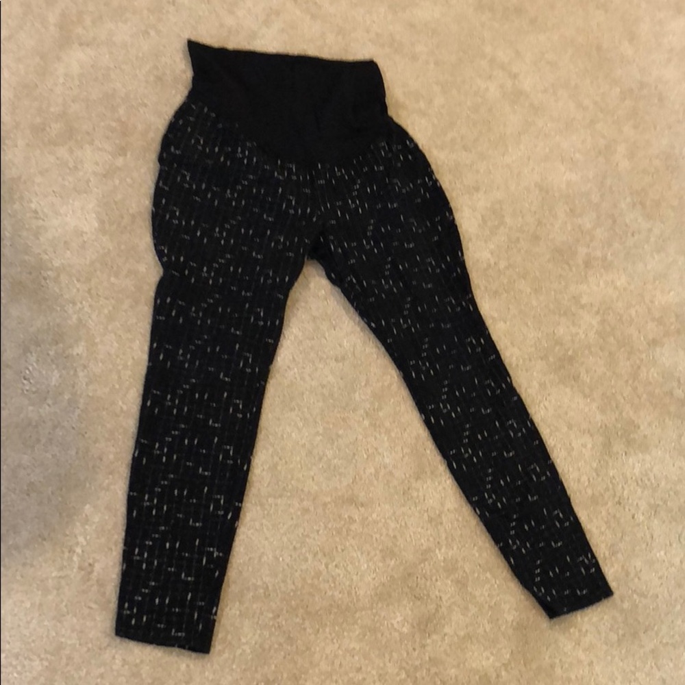 Black, patterned maternity leggings